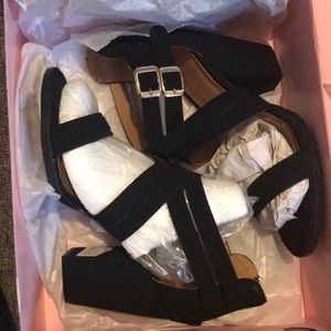 NEW Black heels
